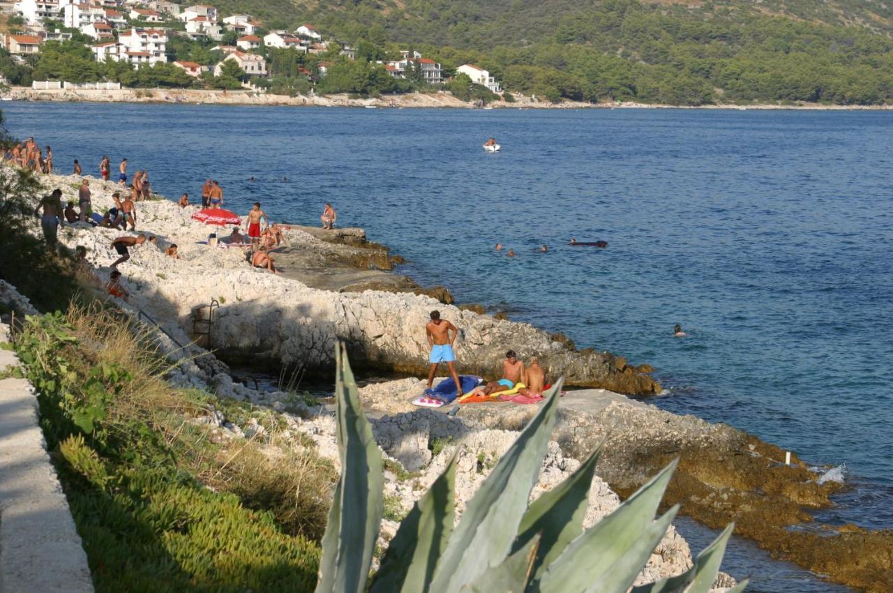 Family Friendly Apartments With A Swimming Pool Businci, Ciovo - 11232 Трогир Экстерьер фото