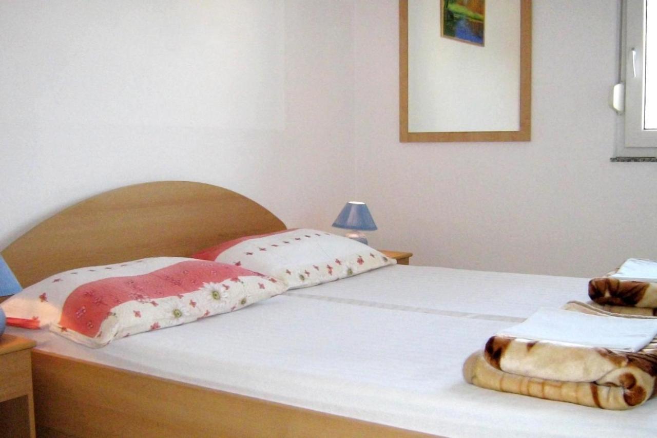 Family Friendly Apartments With A Swimming Pool Businci, Ciovo - 11232 Трогир Экстерьер фото