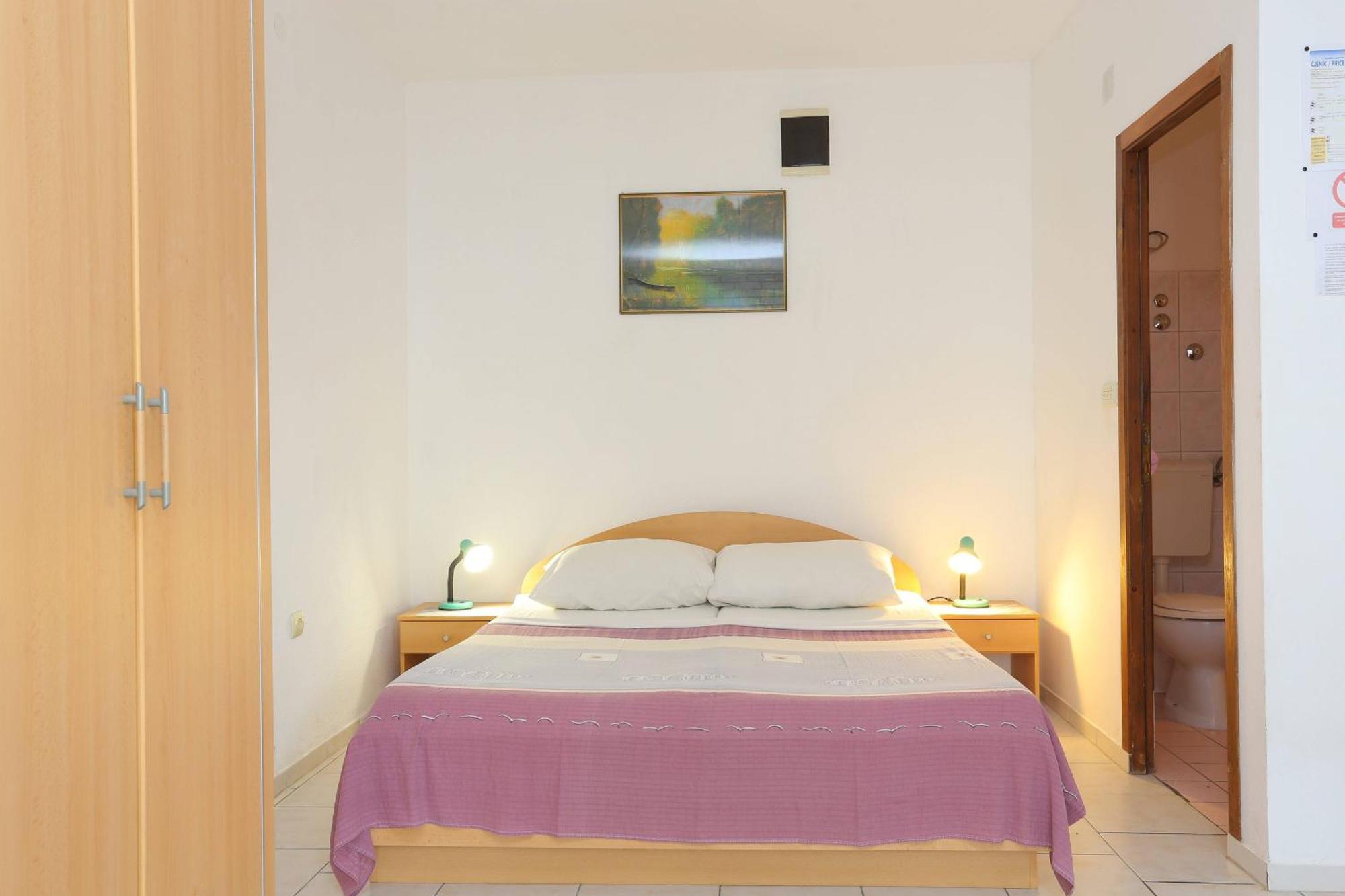 Family Friendly Apartments With A Swimming Pool Businci, Ciovo - 11232 Трогир Номер фото