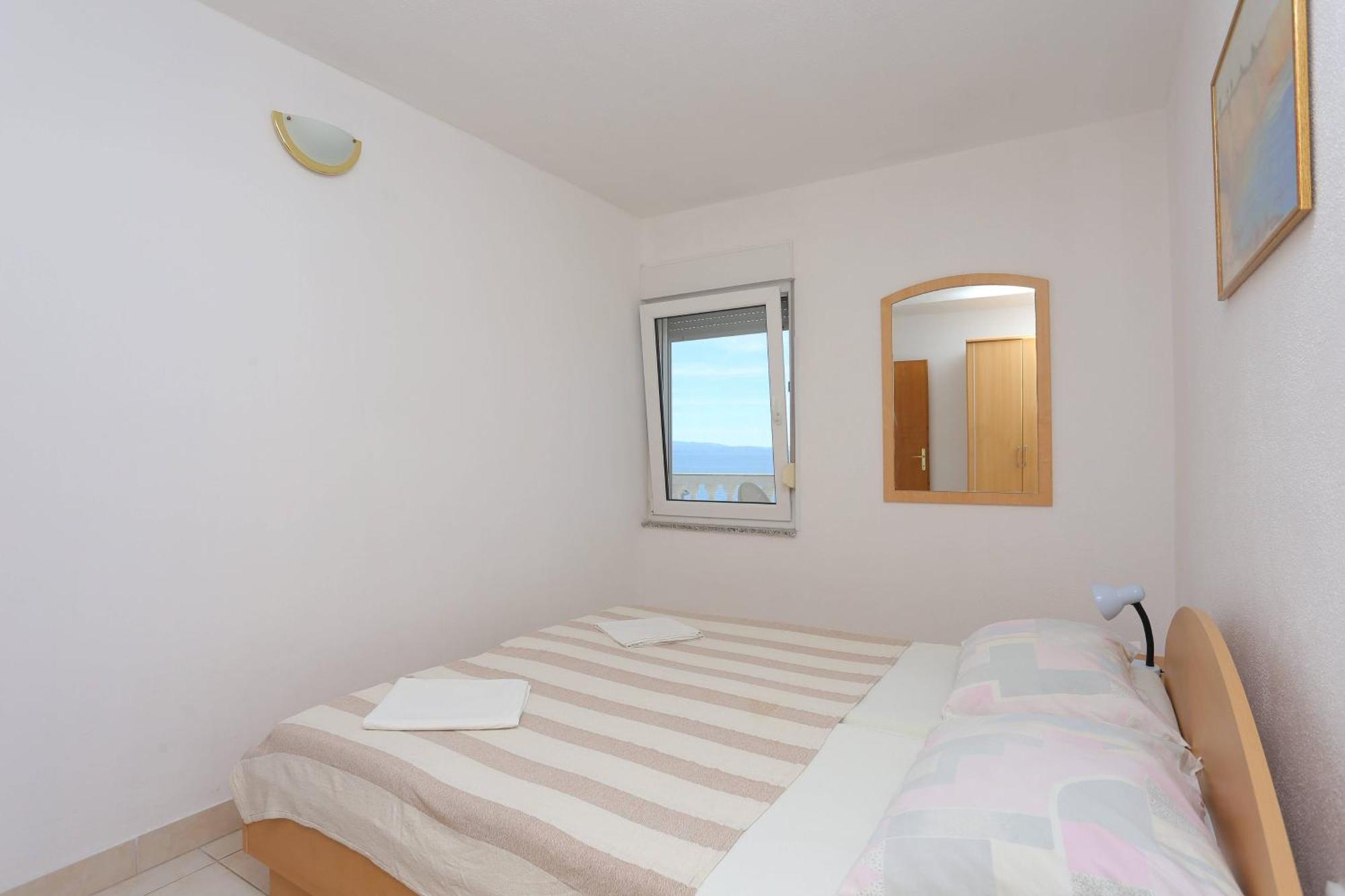 Family Friendly Apartments With A Swimming Pool Businci, Ciovo - 11232 Трогир Номер фото