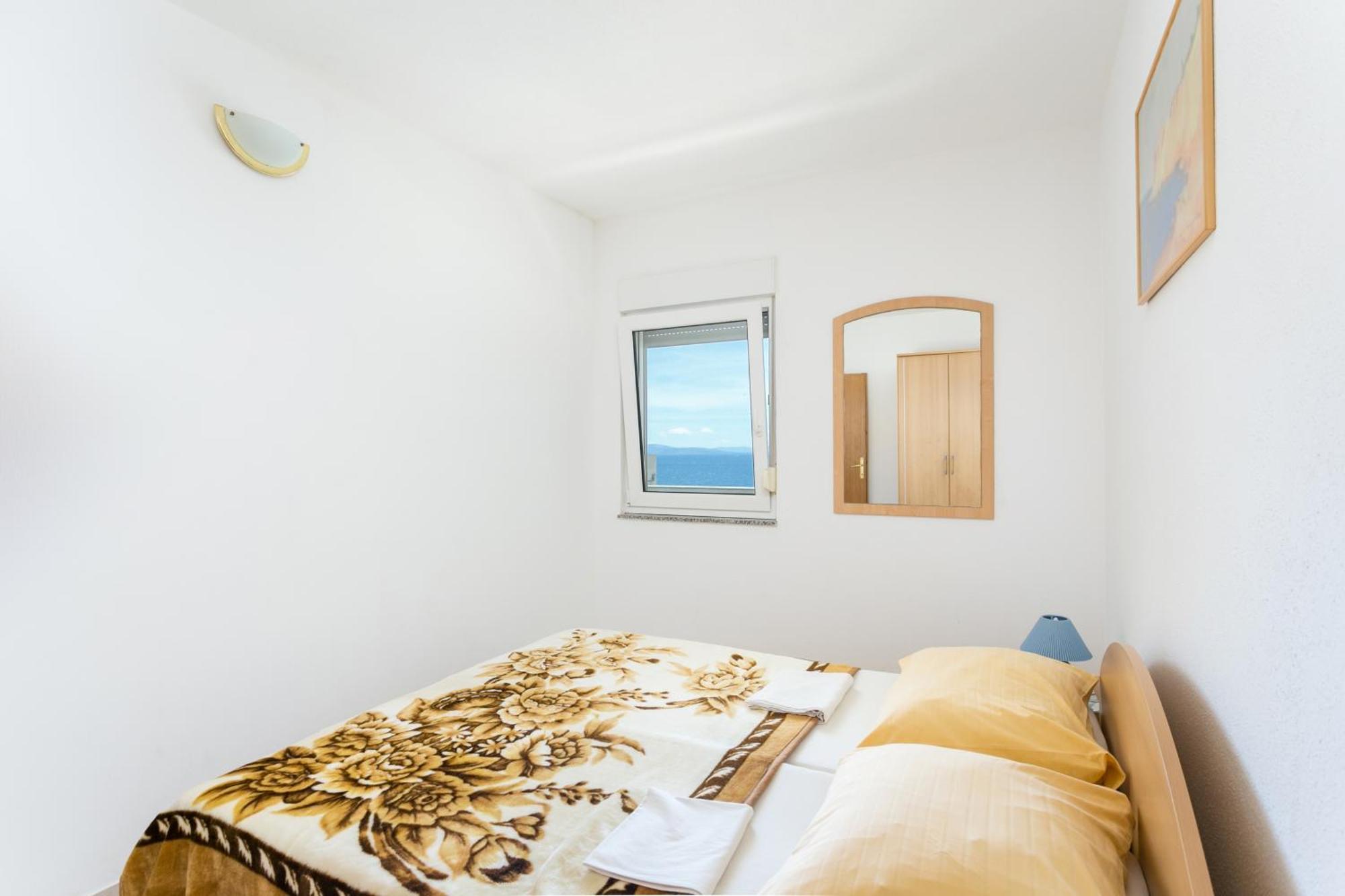 Family Friendly Apartments With A Swimming Pool Businci, Ciovo - 11232 Трогир Номер фото