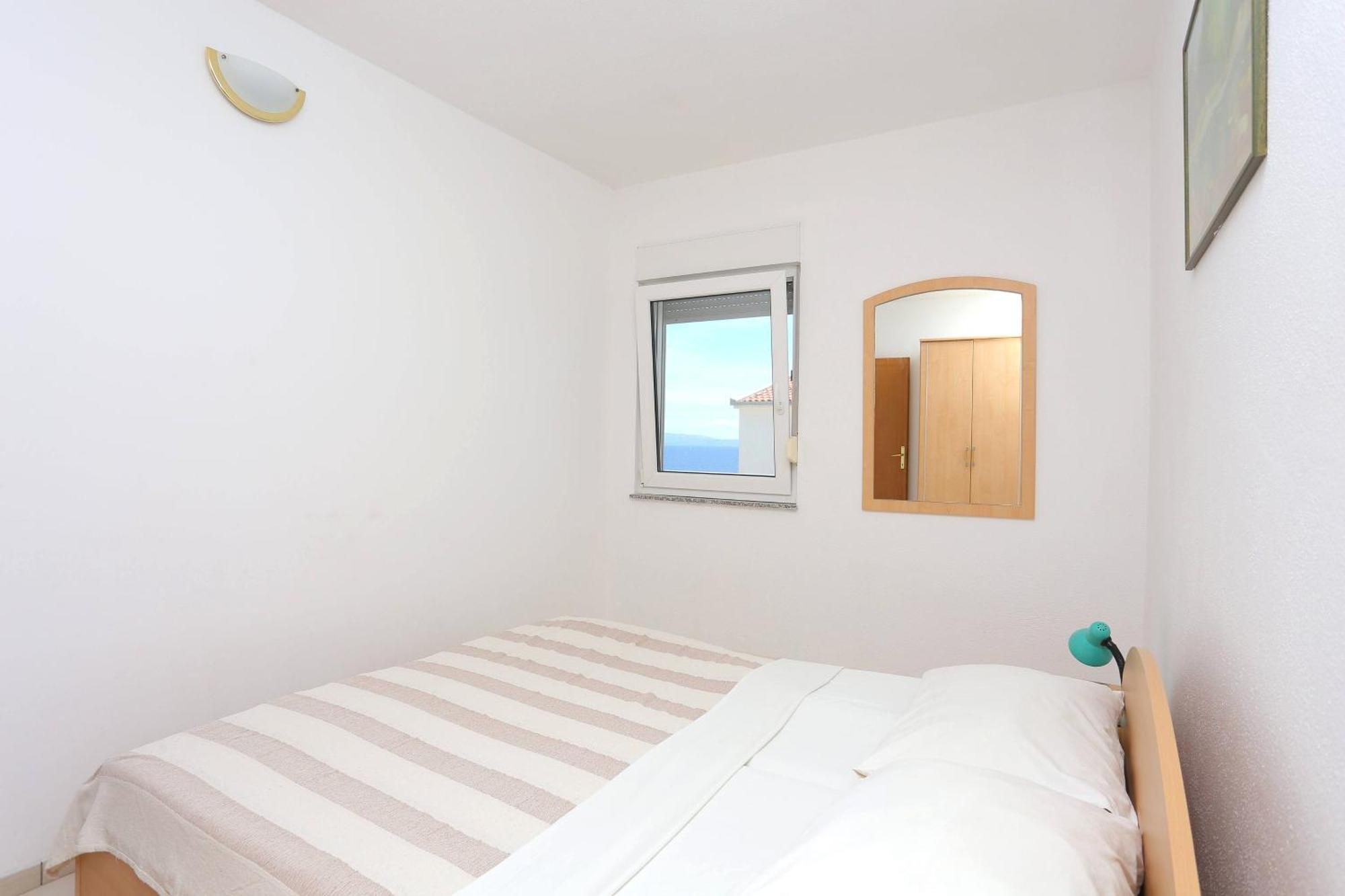 Family Friendly Apartments With A Swimming Pool Businci, Ciovo - 11232 Трогир Номер фото