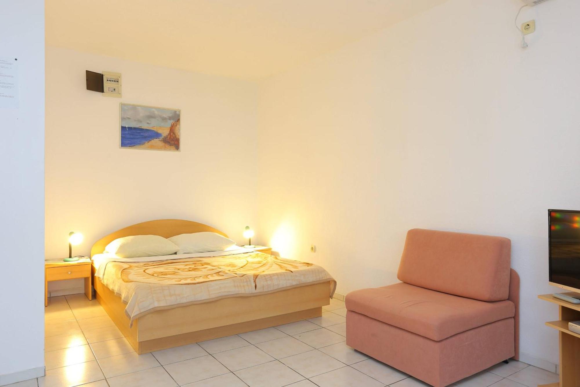 Family Friendly Apartments With A Swimming Pool Businci, Ciovo - 11232 Трогир Экстерьер фото