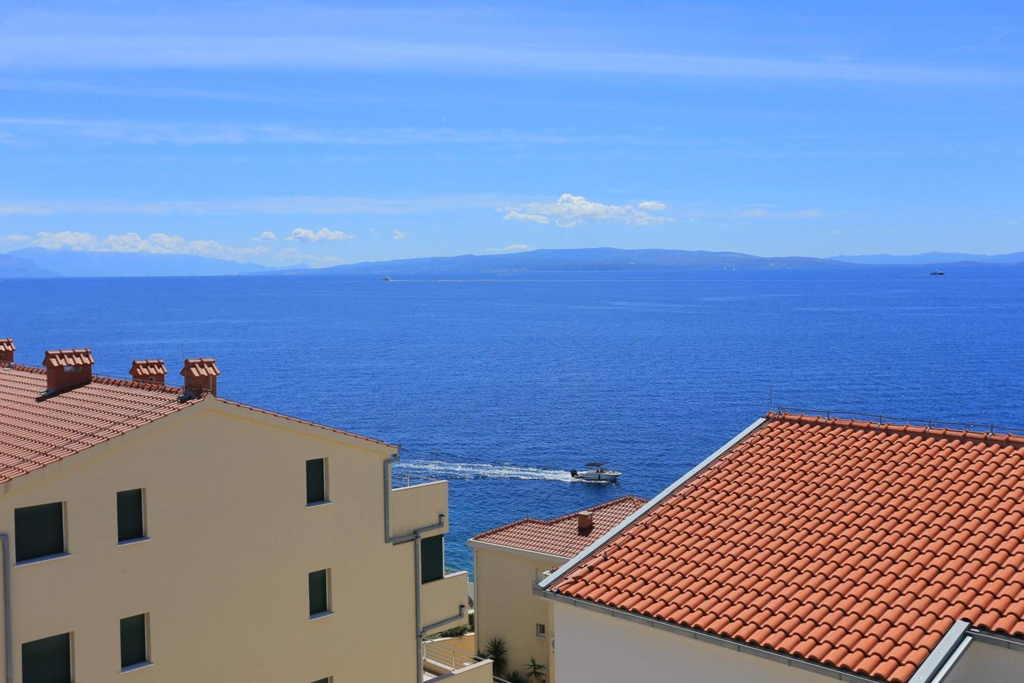 Family Friendly Apartments With A Swimming Pool Businci, Ciovo - 11232 Трогир Экстерьер фото