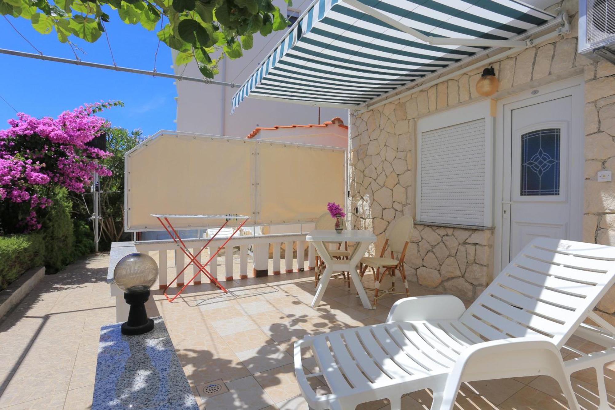 Family Friendly Apartments With A Swimming Pool Businci, Ciovo - 11232 Трогир Экстерьер фото