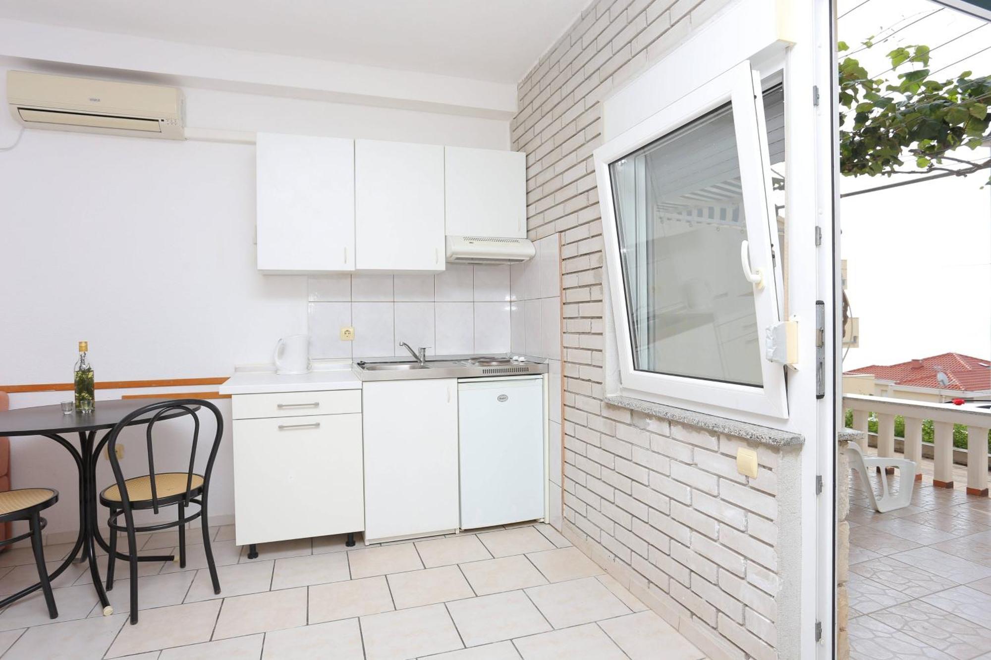 Family Friendly Apartments With A Swimming Pool Businci, Ciovo - 11232 Трогир Экстерьер фото