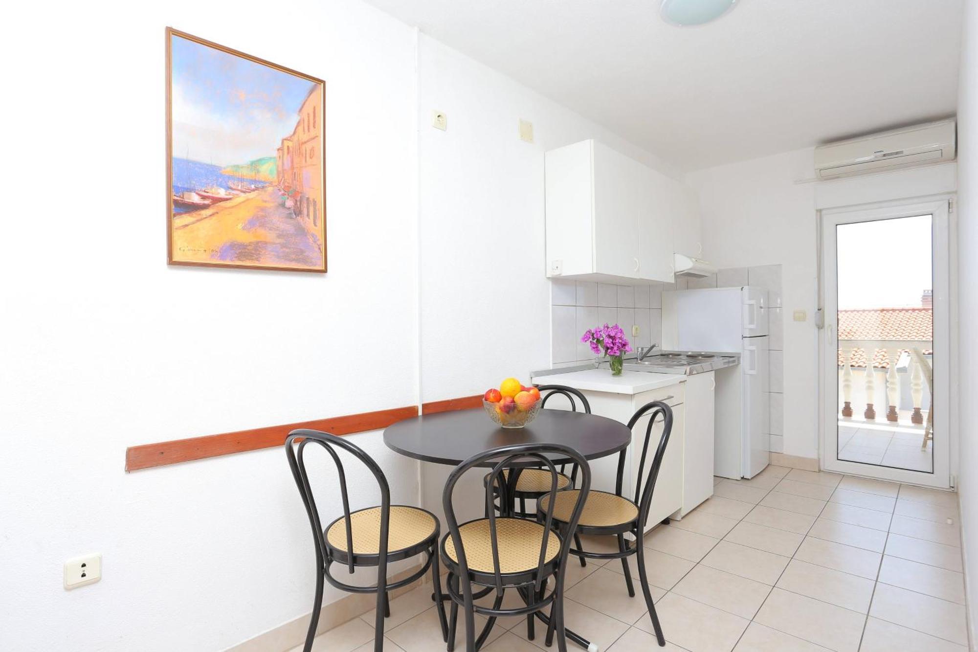 Family Friendly Apartments With A Swimming Pool Businci, Ciovo - 11232 Трогир Экстерьер фото