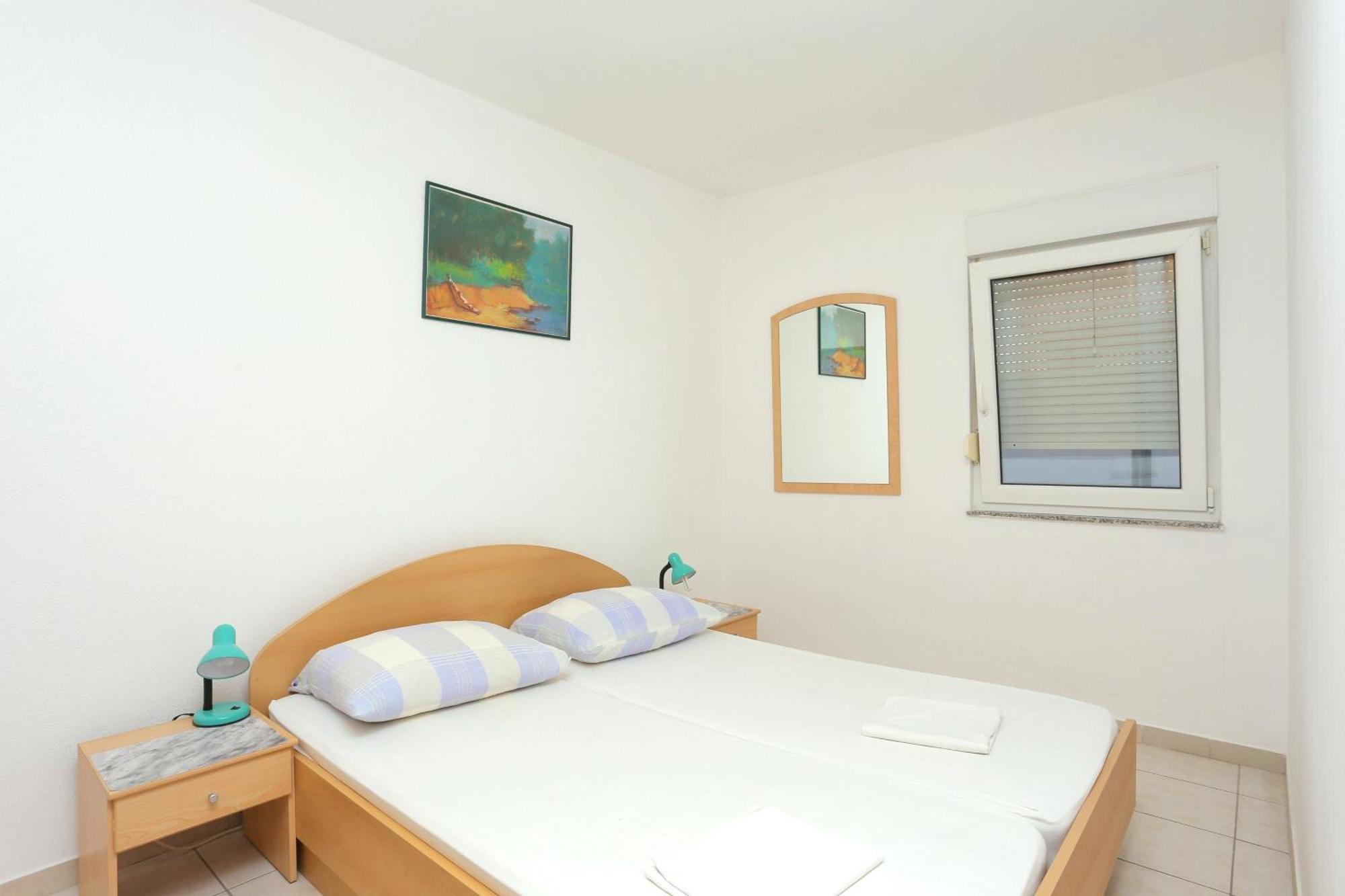 Family Friendly Apartments With A Swimming Pool Businci, Ciovo - 11232 Трогир Экстерьер фото