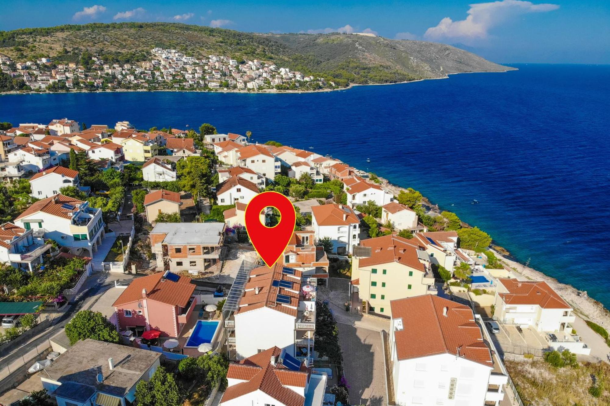 Family Friendly Apartments With A Swimming Pool Businci, Ciovo - 11232 Трогир Экстерьер фото